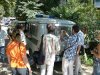 "Группа поддержки" вокруг машины с задержанными
