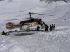 Вертолет КА-32С (номер RA-31584) на Лунной Поляне, его участие в строительстве завершится катастрофой, в которой погибло 2 людей