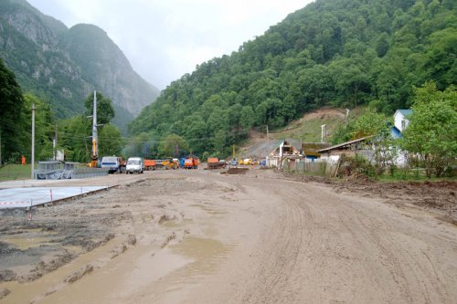 (2009.06.04) Строительство совмещенной дороги Адлер-Красная Поляна