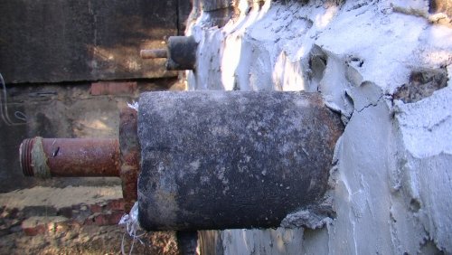 Трубы заткнули железными пробками