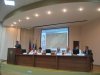 На экране - проект санитарно-защитной зоны вокруг завода, мистическим образом сужающийся там, где к заводу примыкает жилая зона