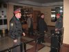 Двойной заслон ограждал общественность от доступа на слушания