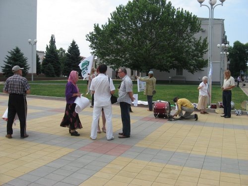 (2010.06.04) Пикет в защиту животных в Майкопе