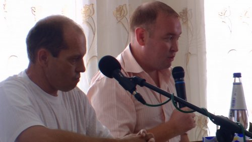 На 1-м плане - Евгений Присюда, депутат райсовета, председатель районного Союза ветеранов Афганистана