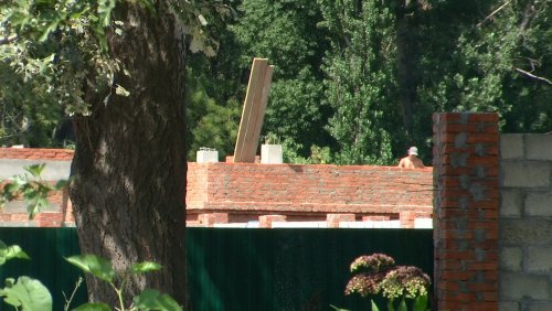 (2010.08.11) Вырубка пойменного леса и застройка берега Кубани в поселке Перекатный