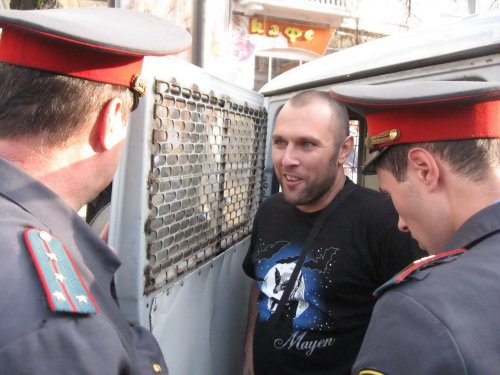 Действия милиции ничего, кроме смеха, не вызывают