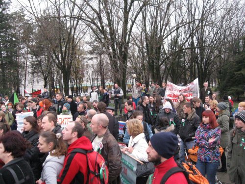Митинг-концерт возле к/т "Аврора"
