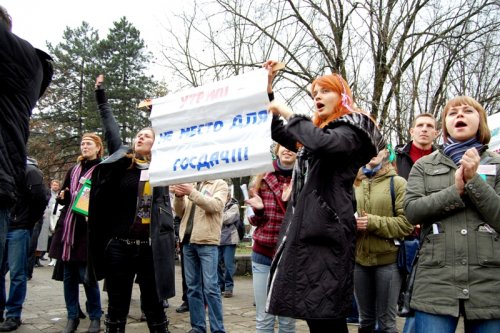 Митинг-концерт возле к/т "Аврора"