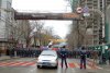 Плотная цепь милиционеров на пути демонстрации