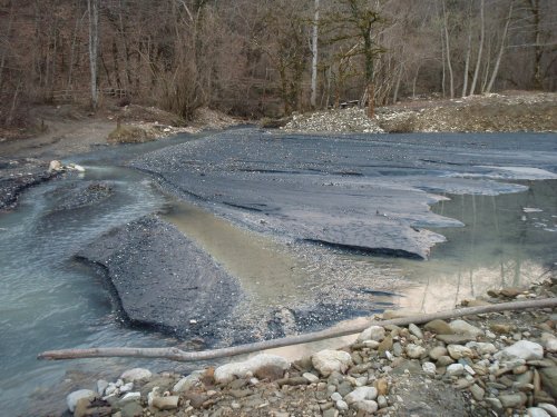 (2011.02.02-03) Русло Дзыхры забито отходами