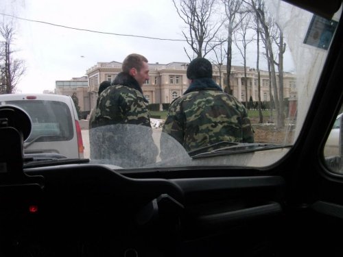 (2011.02.11) Активисты ЭкоВахты посетили дворец Путина на мысе Идокопас