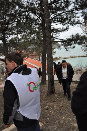 Пикник и аресты на "даче Ткачева" в Голубой бухте возле Джубги