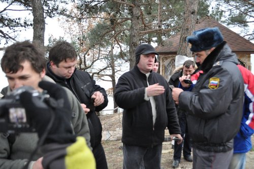 Пикник и аресты на "даче Ткачева" в Голубой бухте возле Джубги