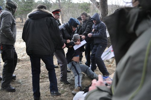 Пикник и аресты на "даче Ткачева" в Голубой бухте возле Джубги