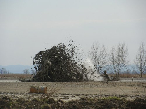 (2011.04.15) Грифон на аварийной скважине
