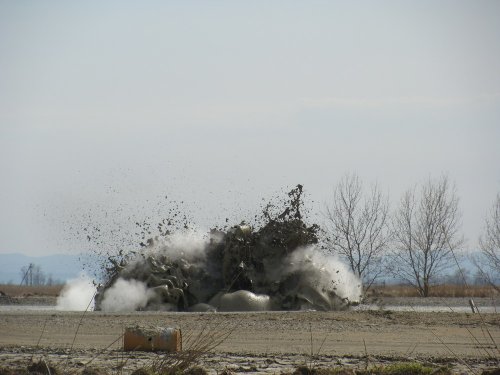 (2011.04.15) Грифон на аварийной скважине 3