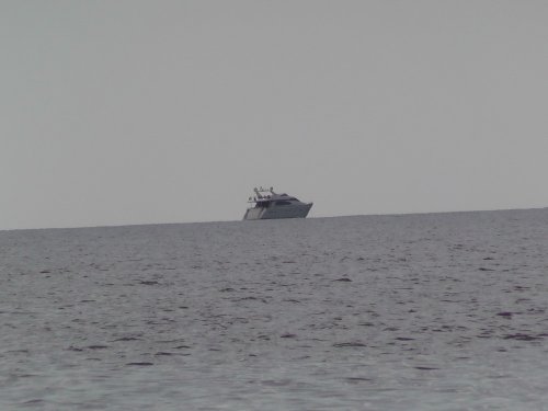 Третья яхта, стоявшая на рейде напротив Грековой щели