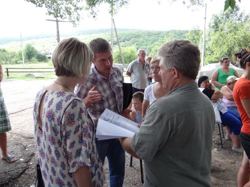 Сход жителей в станице Шапсугская против разработки цементных карьеров