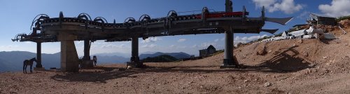Станция третьей канатной дороги, строящейся на Лунной Поляне