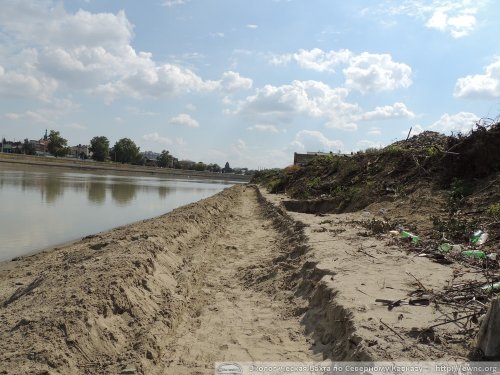 Строители вторглись в водоохранную зону