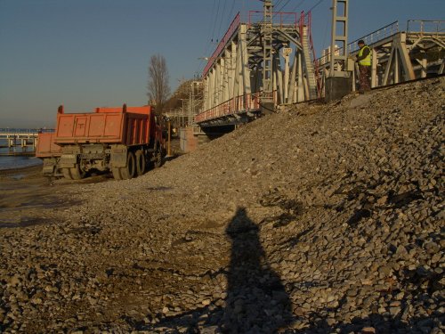 Проверка незаконного склада нефтепродуктов возле ж/д моста через реку Мацесту