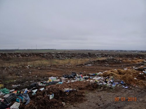 Свалка возле станицы Журавская