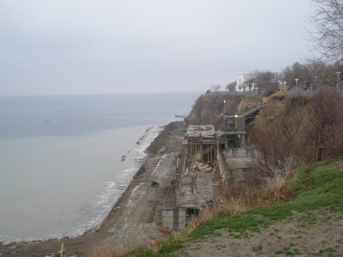 Загрязнение пляжа в Анапе, в районе санатория "Малая бухта"