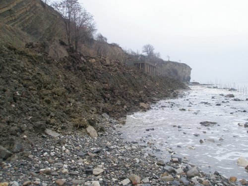 Загрязнение пляжа в Анапе, в районе санатория "Малая бухта"