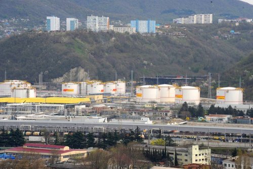 Нефтеперерабатывающий завод в Туапсе