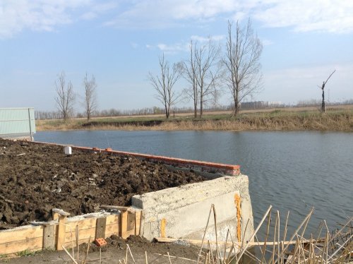 Незаконное строительство на берегах Балки Осечки в Краснодаре
