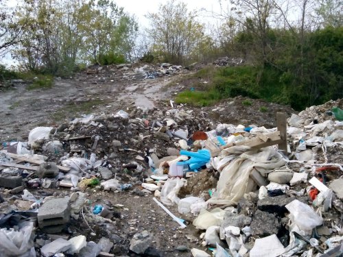 (2014.04.15) Свалка в Сочи в районе Красного штурма