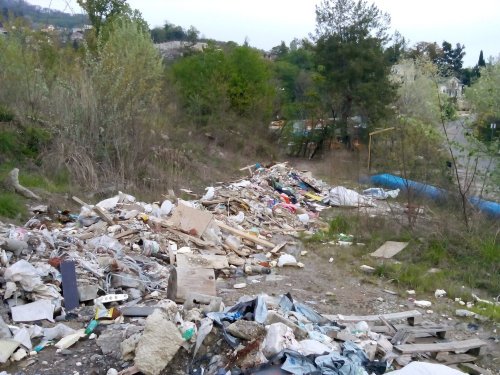 (2014.04.15) Свалка в Сочи в районе Красного штурма