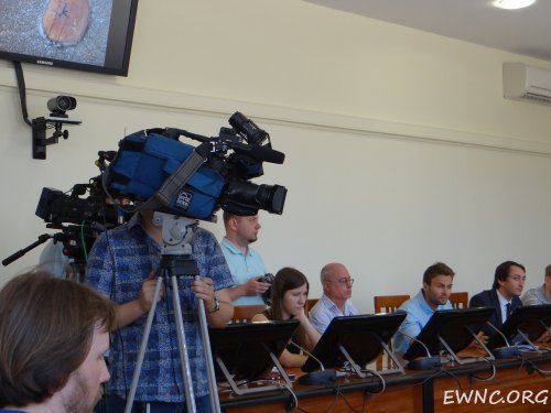 (2014.05.24) Встреча общественности с главой г. Краснодара по поводу вырубки деревьев на ул. Красной