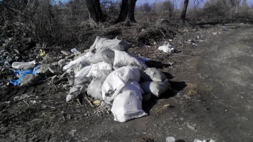 (04.02.2015) Свалка рядом с дачами "Союз" в Усть-Лабинске после того, как ее "убрал" мэр Анпилогов