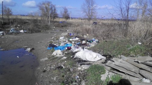 (04.02.2015) Свалка рядом с дачами "Союз" в Усть-Лабинске после того, как ее "убрал" мэр Анпилогов