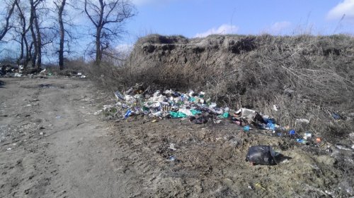 (04.02.2015) Свалка рядом с дачами "Союз" в Усть-Лабинске после того, как ее "убрал" мэр Анпилогов