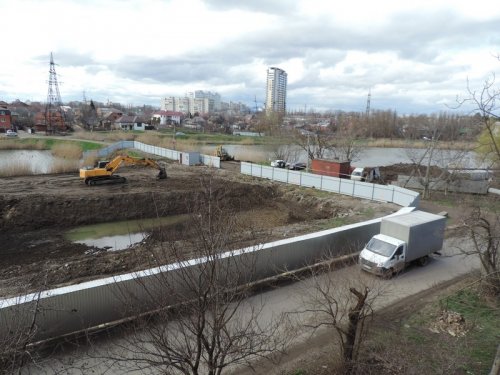 (2015.03.13) Строительство на берегу Карасунского озера на ул. Орджоникидзе