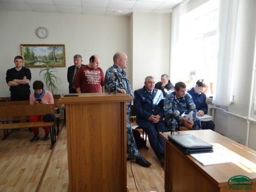 Зал судебного заседания во время короткого перерыва 