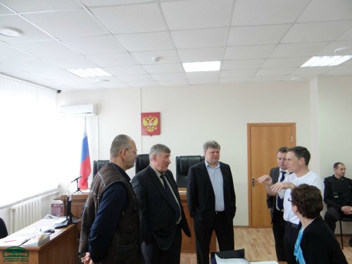 Обсуждение во время короткого перерыва