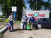 С продуктами и вещами для передачи Витишко перед входом в колонию