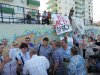 Сложный диалог во время митинга между представителем компании-застройщика и местными жителями