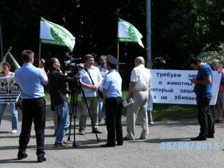 2015-06-06_Разгон зоозащитного пикета в Майкопе