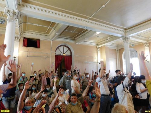 Участники слушаний проголосовали единогласно "за" перенос мероприятия