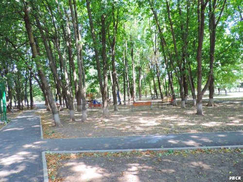 Сквер в центре поселка