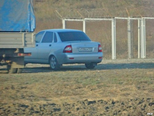 Одна из машин сотрудников спецслужб, которая сопровождала автомобиль ЭкоВахты в пути