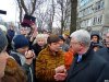 Местная жительница Лариса Роман доносит до Владимира Евланова, что никто ни имеет право нарушать конституционное право жителей 