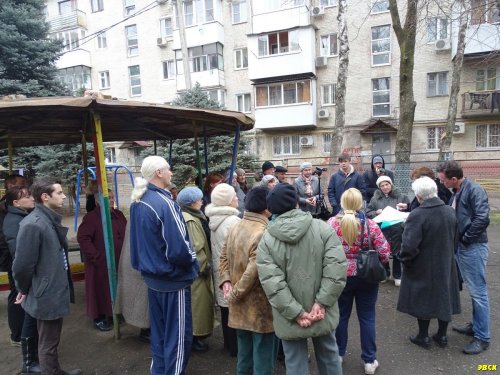 Жители Ростовского шоссе решают, что им делать дальше и как остановить вырубку возле их домов