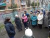 Андрей Рудомаха рассказывает жителям Ростовского шоссе, какие еще действия они могут предпринять дл предотвращения вырубки
