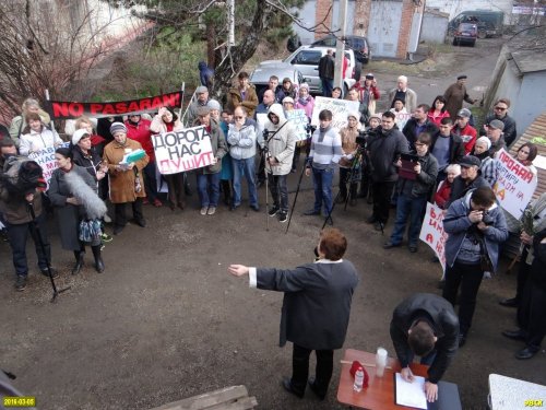 Свыше двухсот краснодарцев пришли на митинг, чтоб заявить властям, что не согласны жить в "газовой камере"