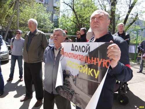 Митинг против застройки берегов Карасунских озер